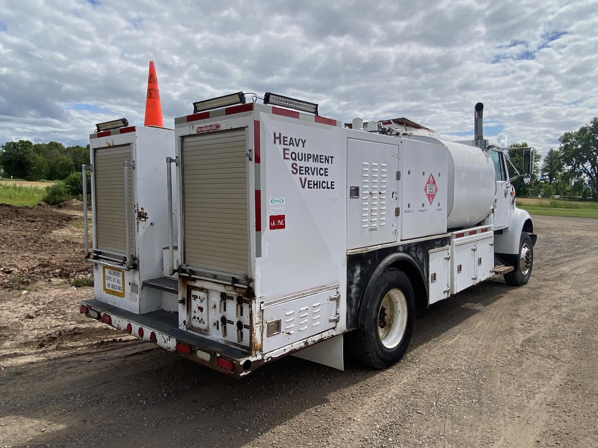 1995 INTERNATIONAL 8100 - Image 4